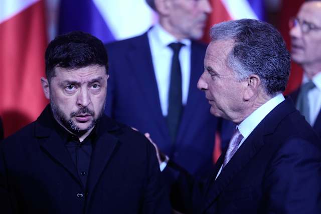 US and EU Plan to Scale Back Ukraine’s Forces to 800,000 Amid Security Guarantees