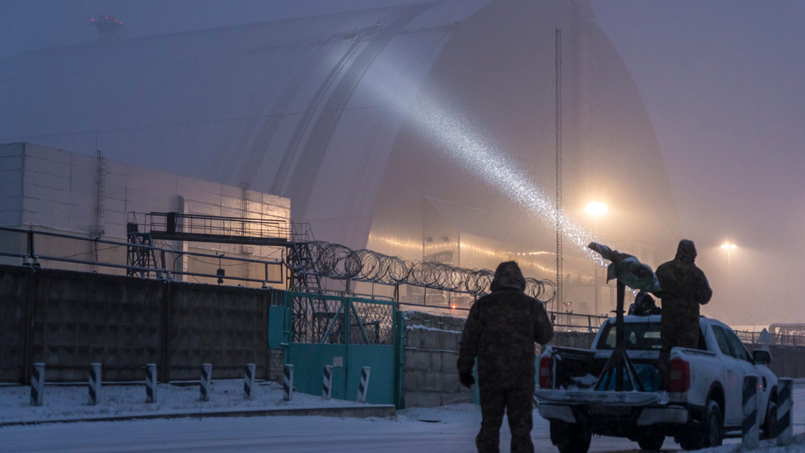 Ukrainian Military Uses Chernobyl Infrastructure for Defensive Line, Raises Radiation Risk